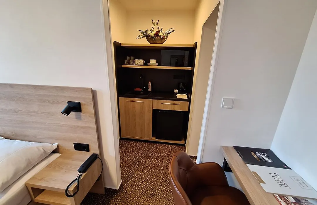 Hotel Avion-1