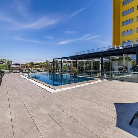 Hotel Aura Design & Garden Pool-3