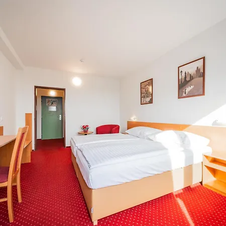 Hotel Globus-2