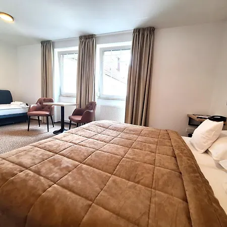 Hotel Avion-3